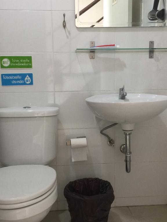 Hostel 108Beds Si Racha Zewnętrze zdjęcie