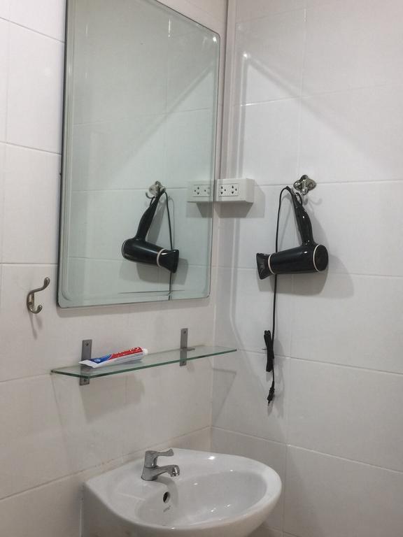 Hostel 108Beds Si Racha Zewnętrze zdjęcie