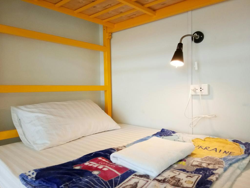 Hostel 108Beds Si Racha Zewnętrze zdjęcie
